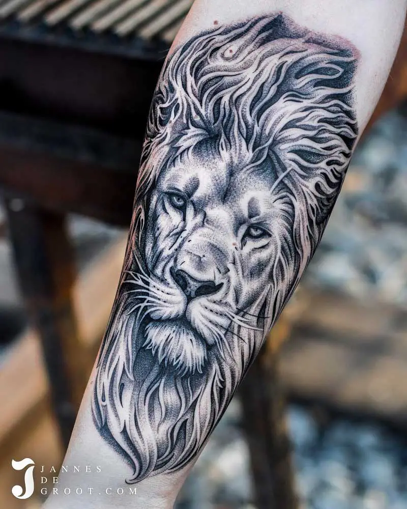 lion-head-tattoo-1