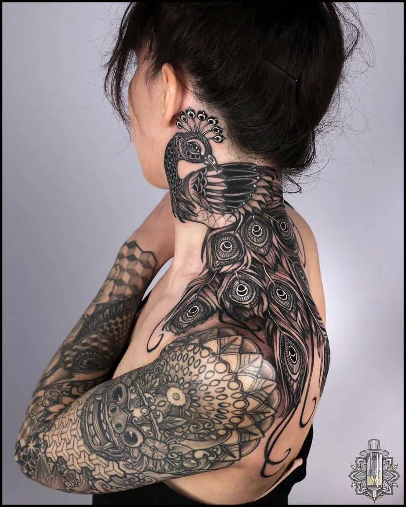 peacock-neck-tattoo-2