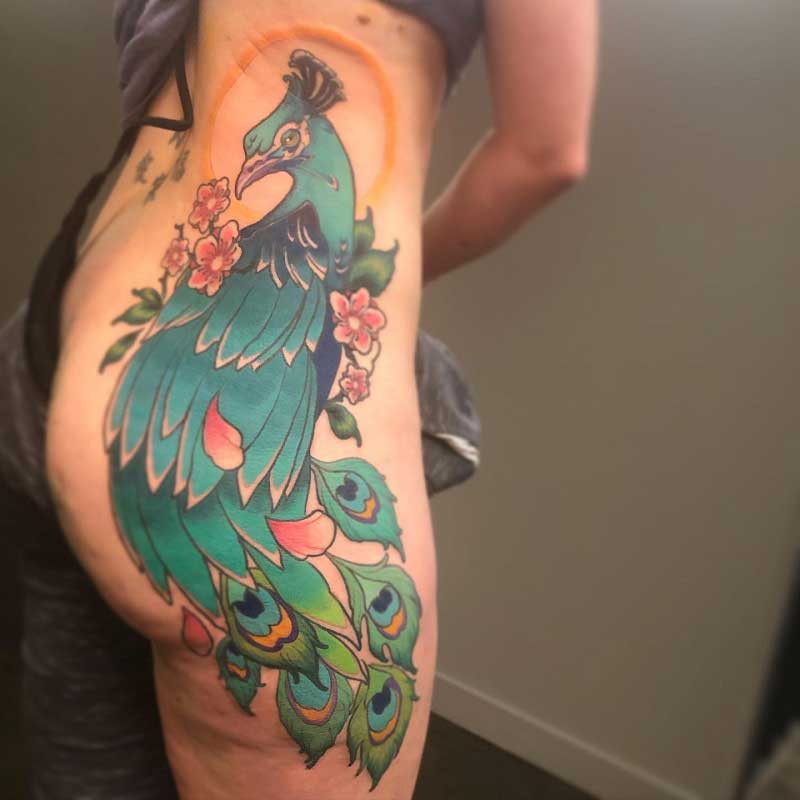 peacock-thigh-tattoo-2