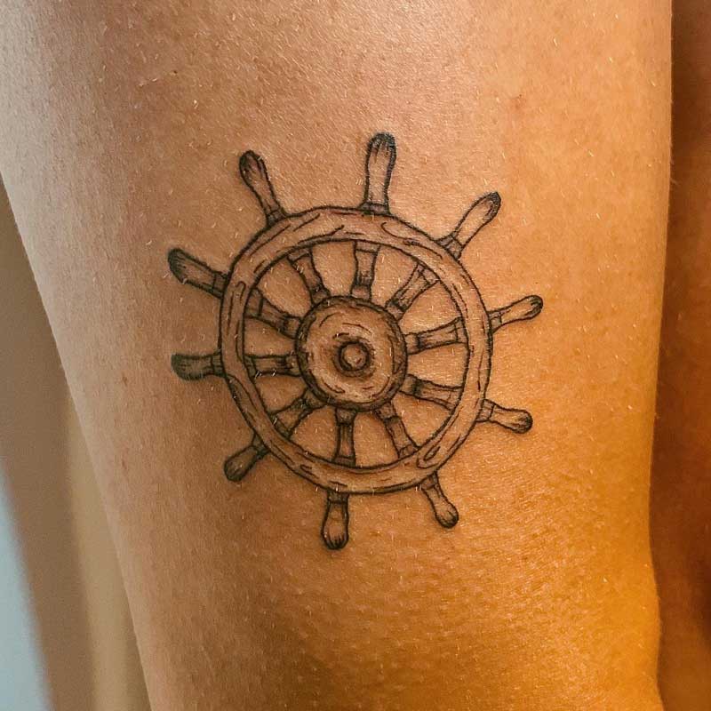 pirate-ship-wheel-tattoo-3