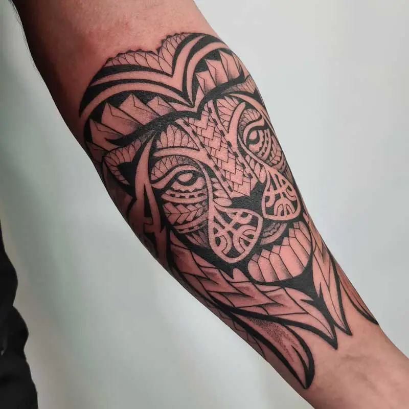 polynesian-lion-tattoo-2