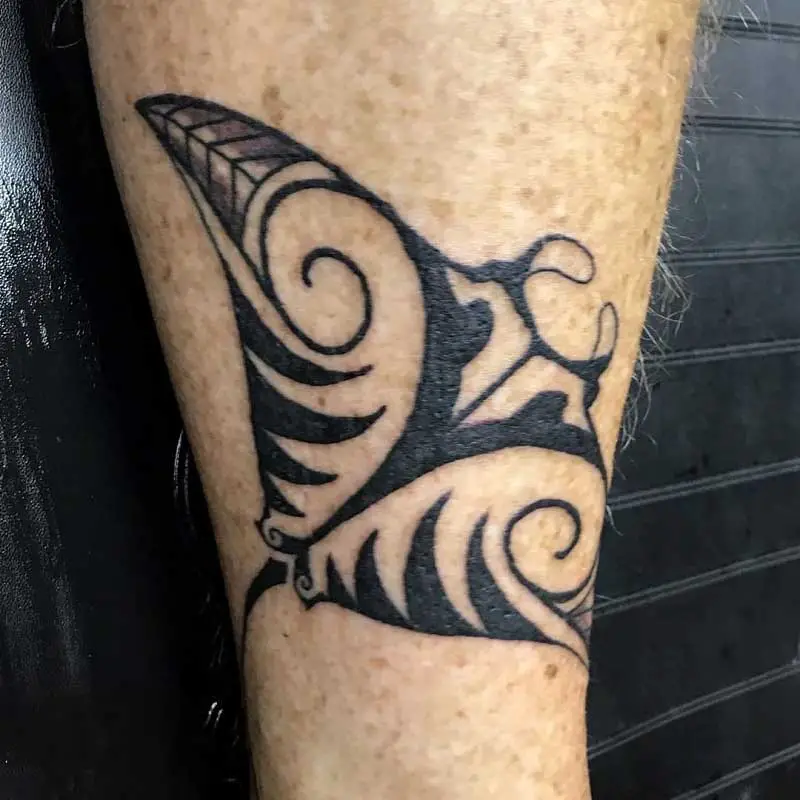 polynesian-manta-ray-tattoo-2