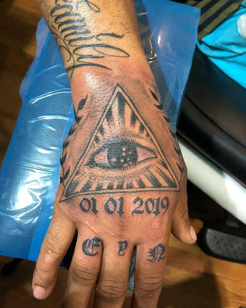 pyramid-hand-tattoo-2