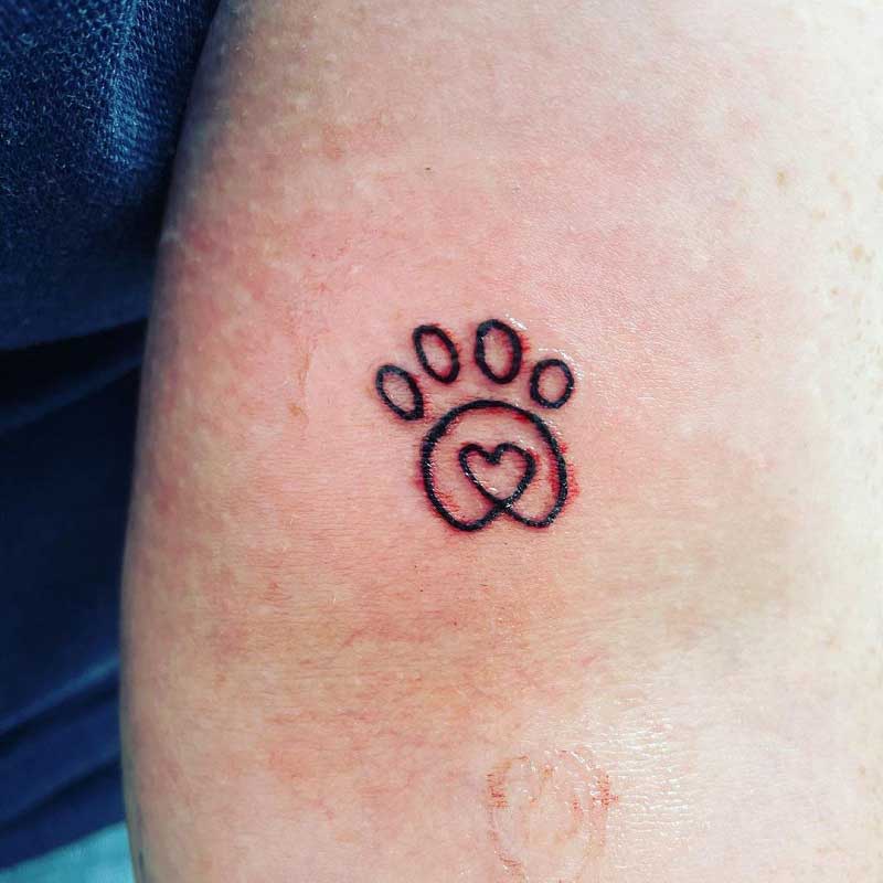 simple-small-paw-print-tattoo-1