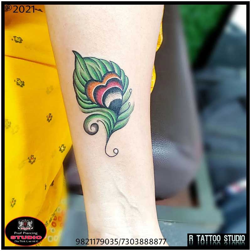 small-peacock-feather-tattoo-3