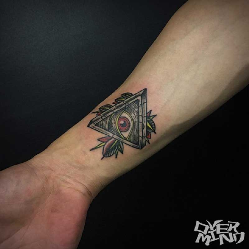 traditional-pyramid-tattoo-3