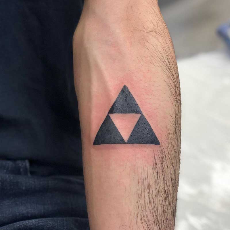 traditional-triforce-tattoo-2