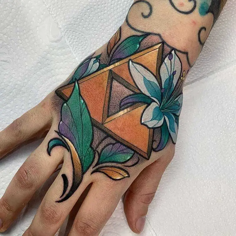 Triforce Tattoo 34 schönsten Ideen des Dreiecks aus Legend Of Zelda   Beste Tattoo Ideen  Minimalist tattoo Zelda tattoo Tattoos