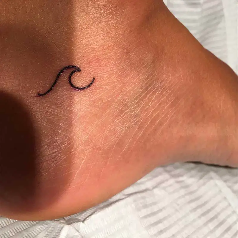 wave-tattoo-on-foot-2