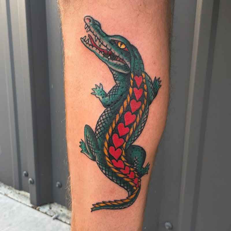 13 Traditional Crocodile Tattoo on Finger Idea