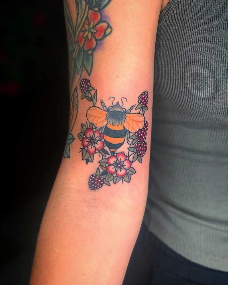 american-traditional-bumble-bee-tattoo-2