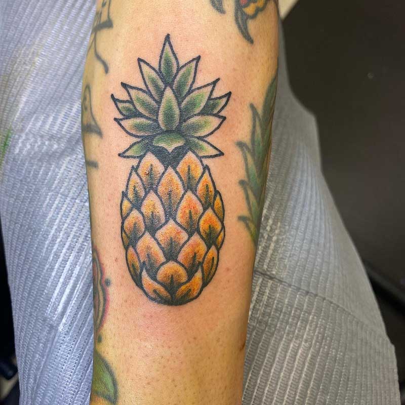 american-traditional-pineapple-tattoo-1