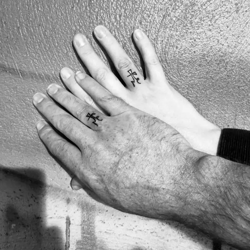 antler-wedding-ring-tattoo--3