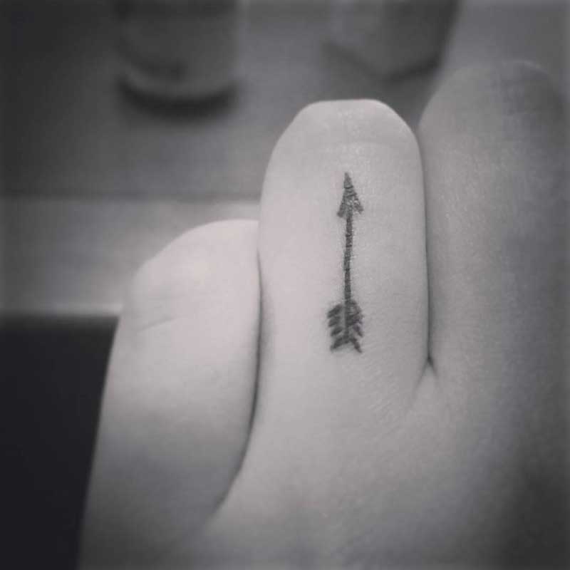 arrow-wedding-ring-tattoo--3
