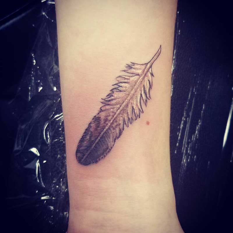 bald-eagle-feather-tattoo-3