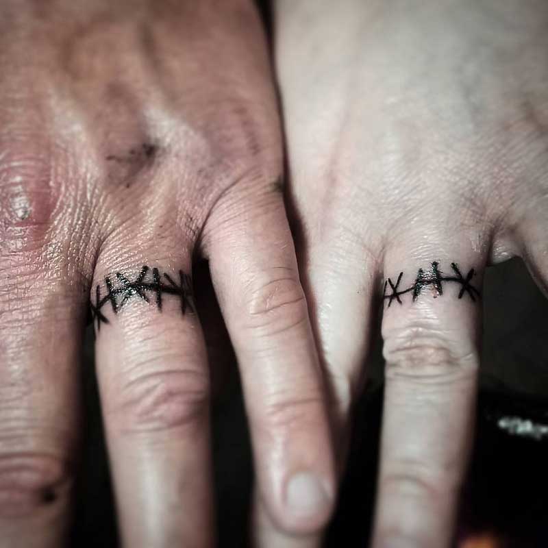barbed-wire-wedding-ring-tattoo--1