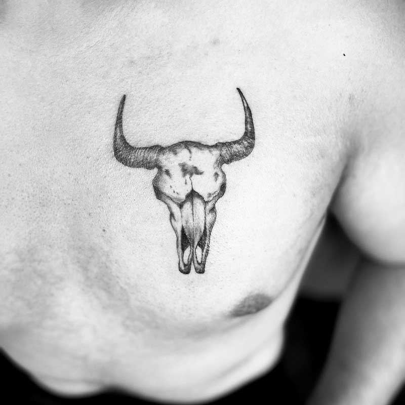 bull-skull-chest-tattoo-1