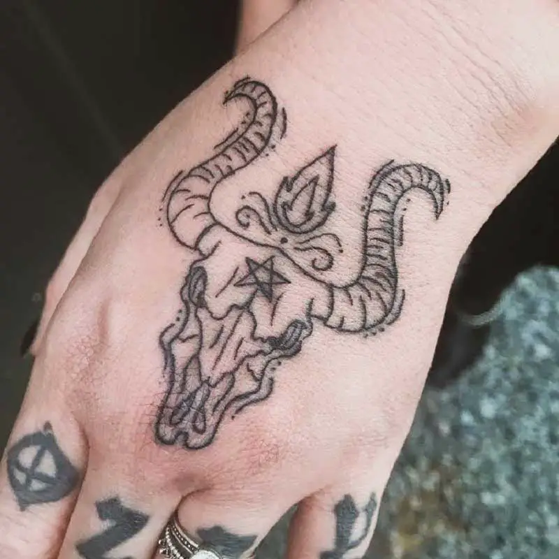 bull-skull-hand-tattoo-2