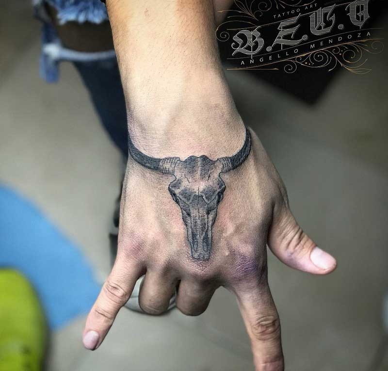 bull-skull-hand-tattoo-3