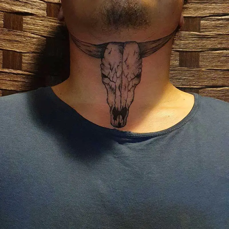 bull-skull-neck-tattoo-2