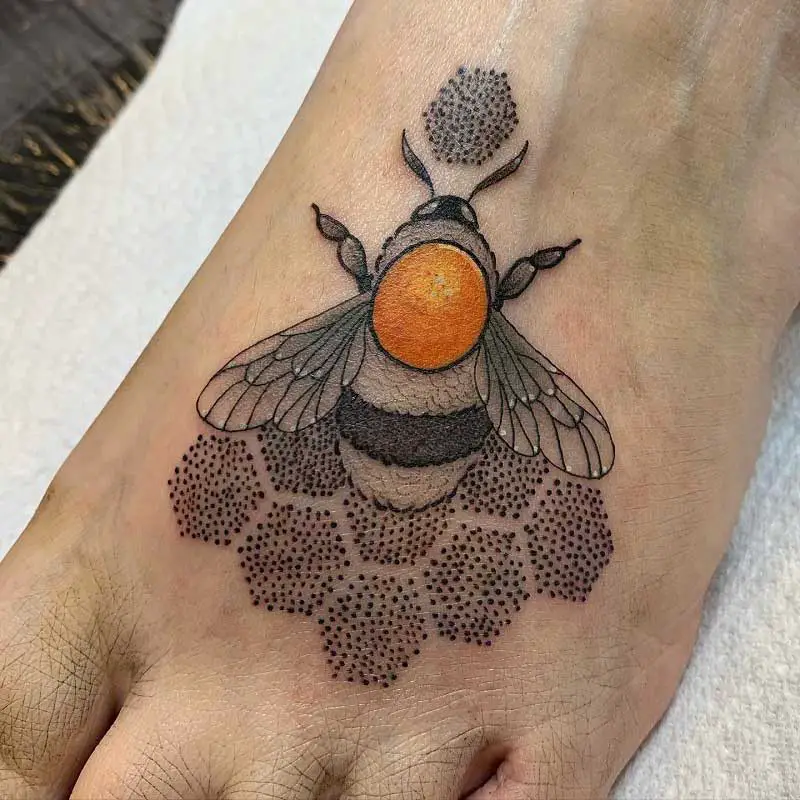 bumble-bee-foot-tattoo-2