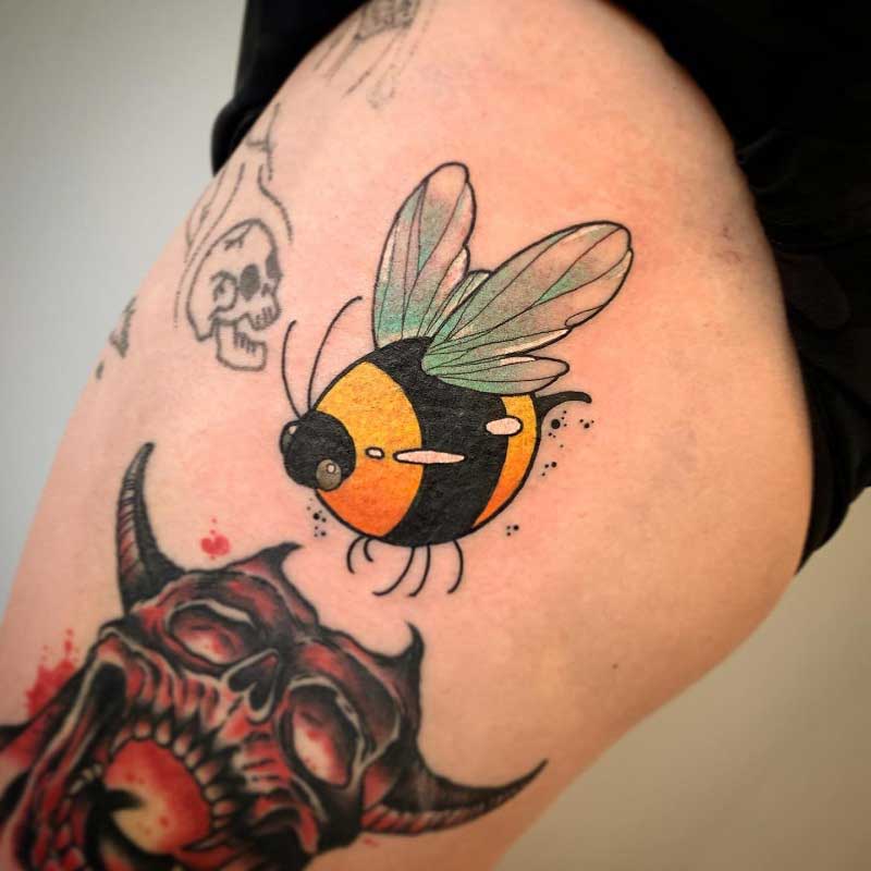 cartoon-bumble-bee-tattoo-1