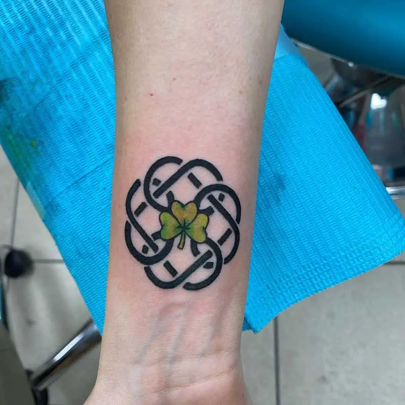 celtic-knot-shamrock-tattoo-3