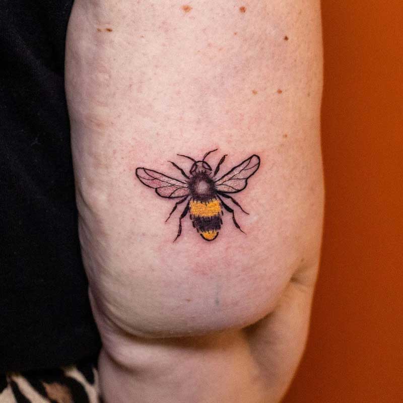chubby-bumble-bee-tattoo-2