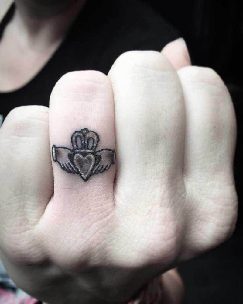 claddagh-wedding-ring-tattoo--3