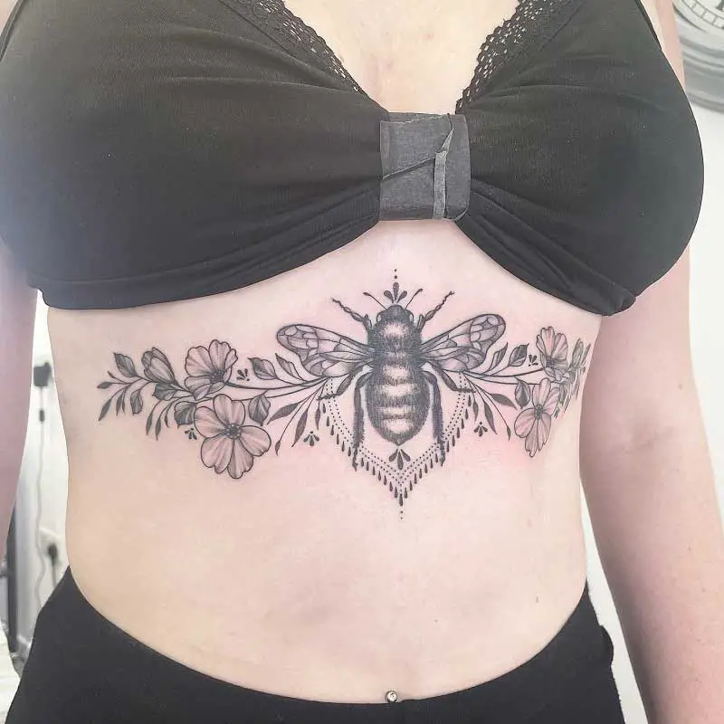 creepy-bumble-bee-tattoo-2