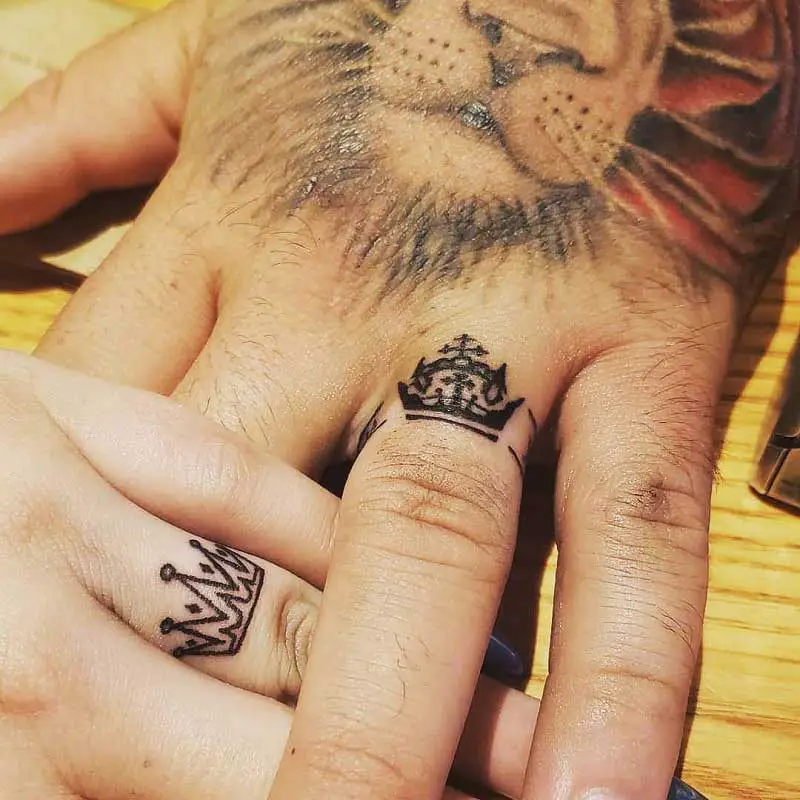 crown-wedding-ring-tattoos--1