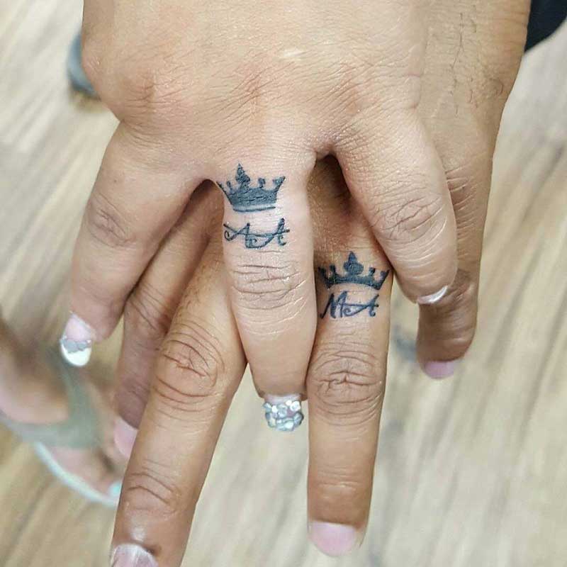 crown-wedding-ring-tattoos--2