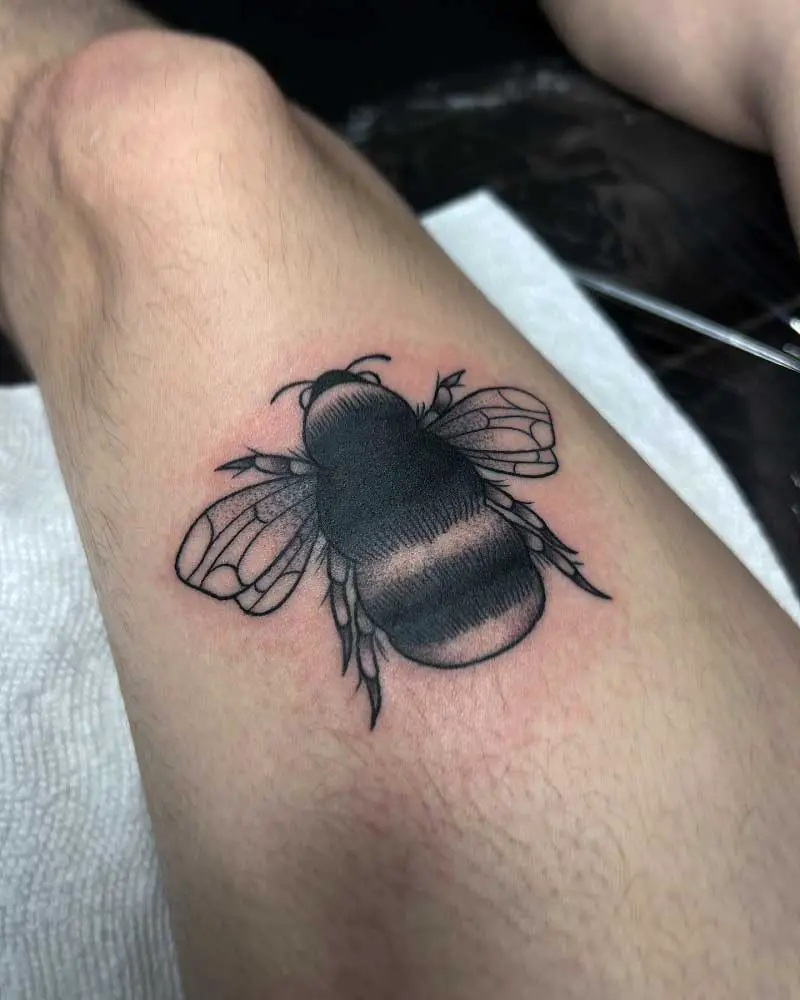 dainty-bumble-bee-tattoo-3