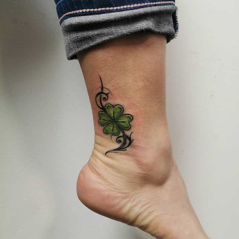 dainty-shamrock-tattoos-3