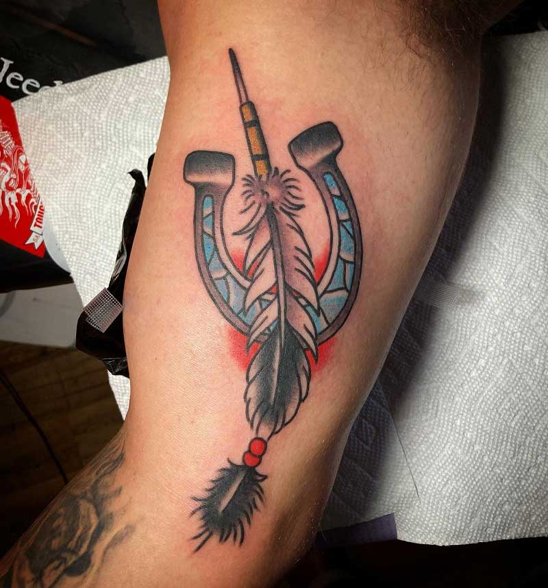 feather-horseshoe-tattoo-1
