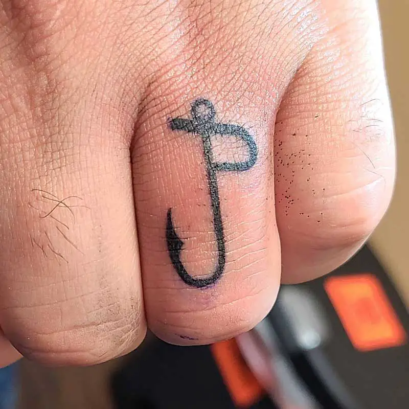 fish-hook-wedding-ring-tattoo--1