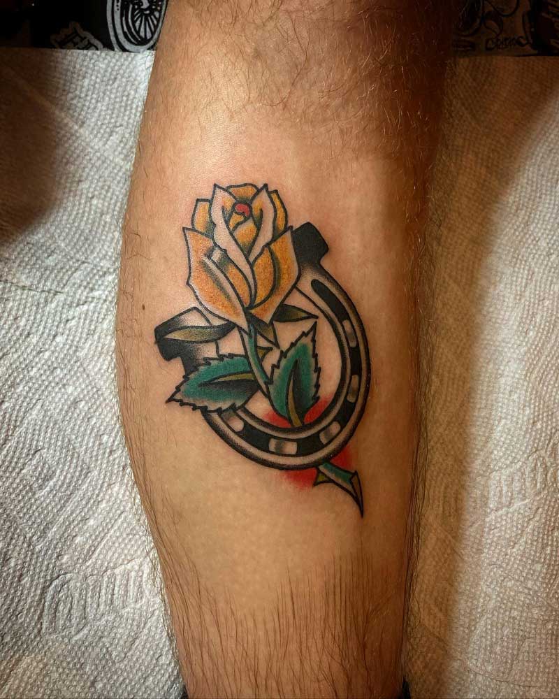 flower-horseshoe-tattoo-1