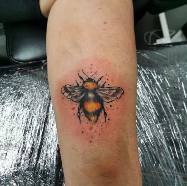 95 Bumble Bee Tattoo designs that you'll have you Buzzing! – Tattoos ...