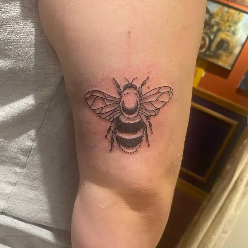 fuzzy-bumble-bee-tattoo-2