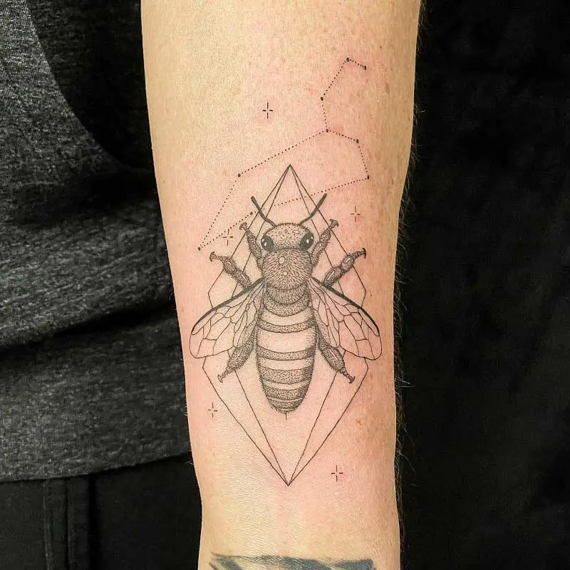 geometric-honey-bee-tattoo-1