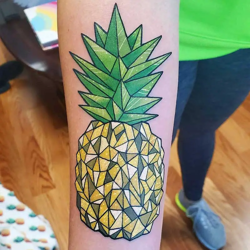 geometric-pineapple-tattoo-3