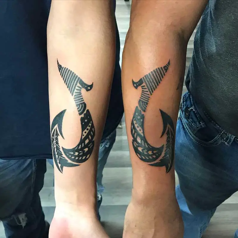 hawaii-fish-hook-tattoo-1