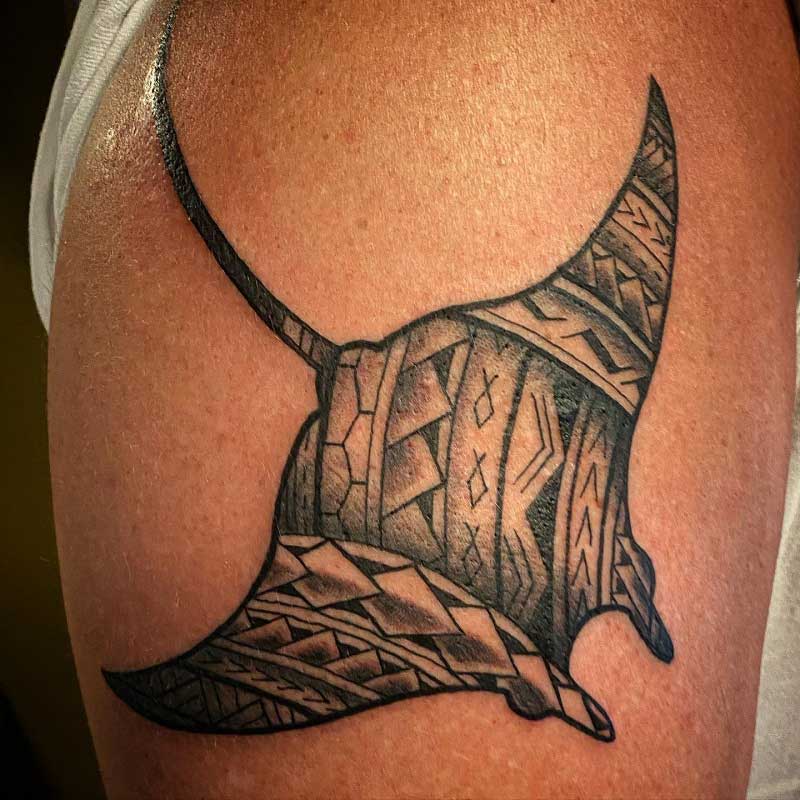 hawaiian-manta-ray-tattoo-2