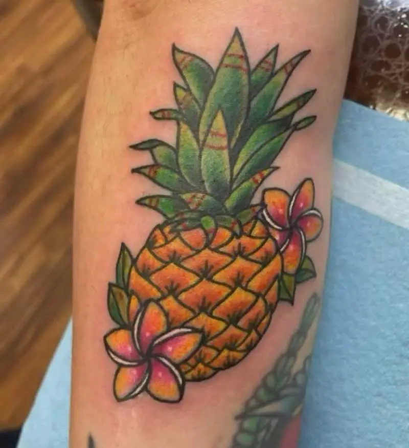 hawaiian-tribal-pineapple-tattoo-3