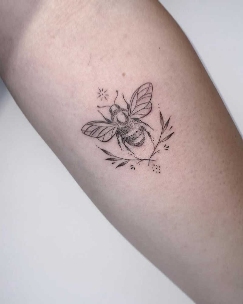 honey-bee-hand-tattoo-3
