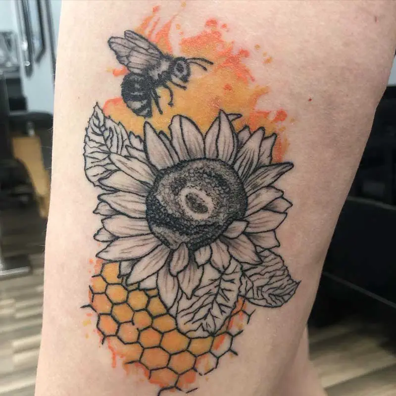 honey-bee-illustration-tattoo-1