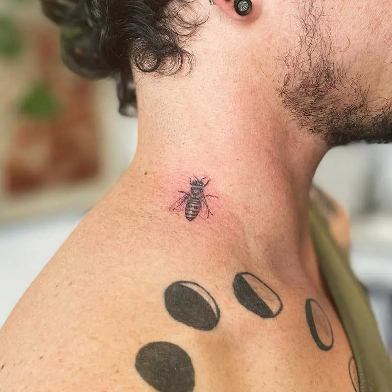 honey-bee-neck-tattoo-3