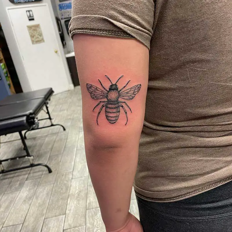 honey-bee-tattoo-sleeve-1