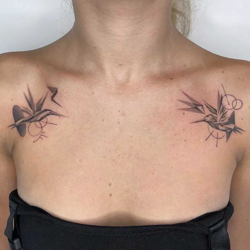 humming-bird-collarbone-tattoo-2