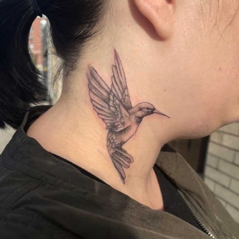 humming-bird-face-tattoo-3